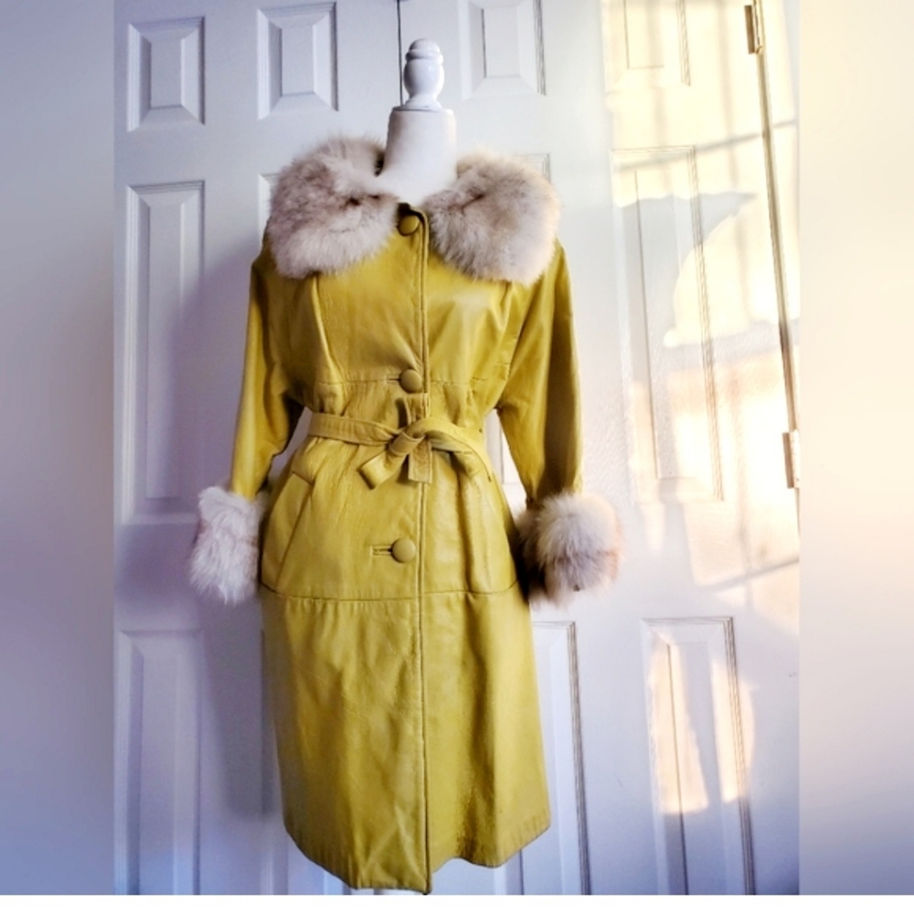 Vintage 1960's Womens Leather And Fox Fur Belted Coat With Pockets Full Lining